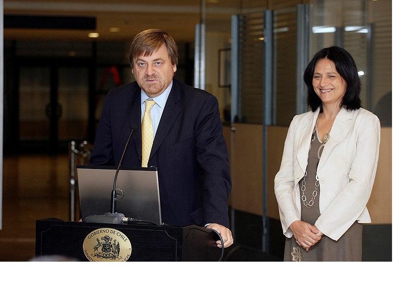 Ministro Solminihac y subsecretaria Silva dan a conocer primer estudio de evaluación de aeropuertos concesionados