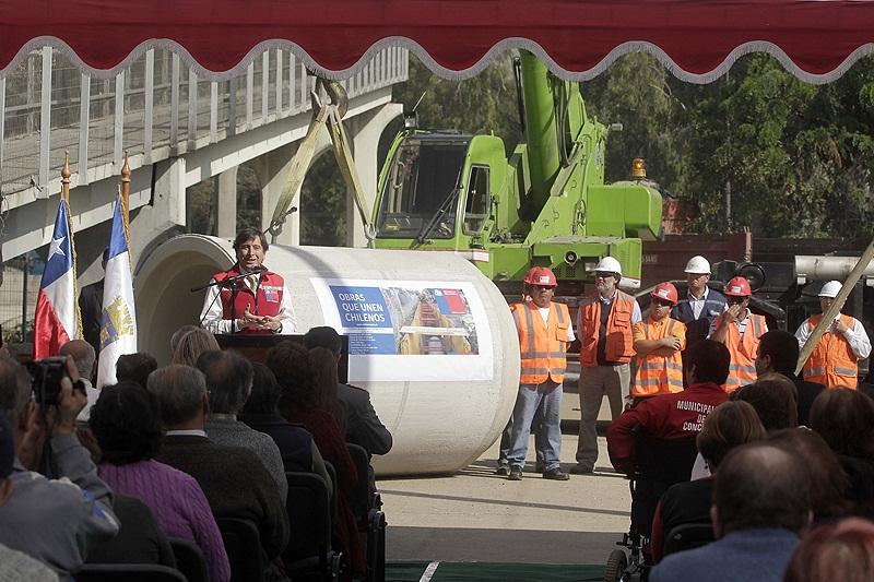 Ministro Golborne participa en traspaso de terrenos para la construcción de nuevo Hospital Santiago occidente