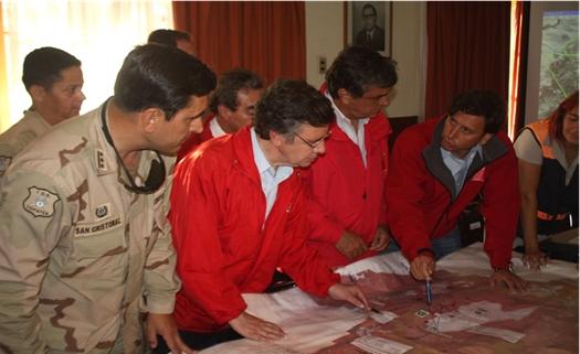 Ministro Golborne dispone maquinaria del MOP para enfrentar emergencia por lluvias en provincia de El Loa