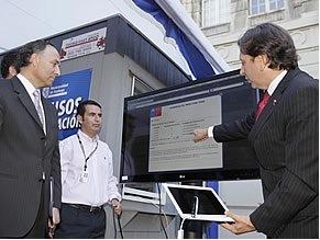 Ministro Golborne presenta sitio web con información de multas por TAG